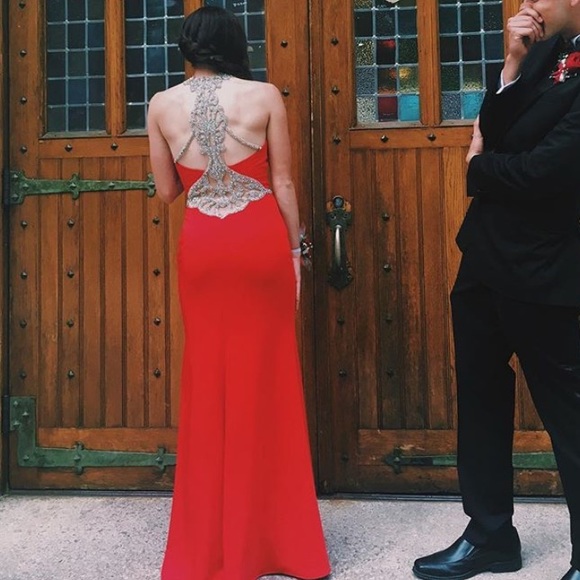 RED PROM DRESS - Picture 2 of 5